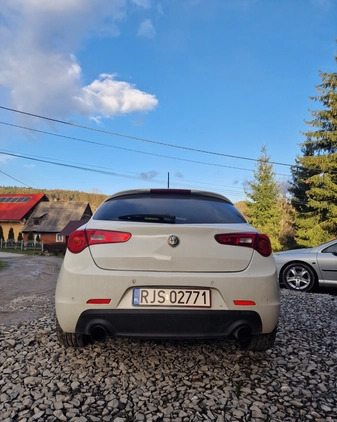 Alfa Romeo Giulietta cena 47000 przebieg: 105000, rok produkcji 2011 z Żmigród małe 191